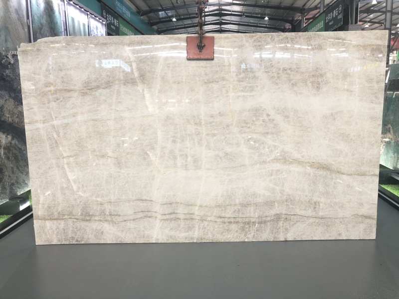 white qurtzite slabs 