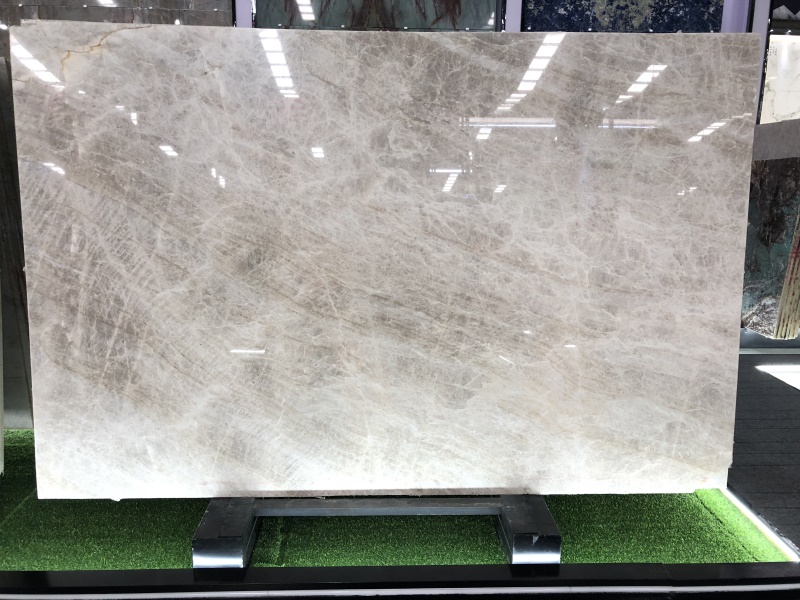 white qurtzite slabs 