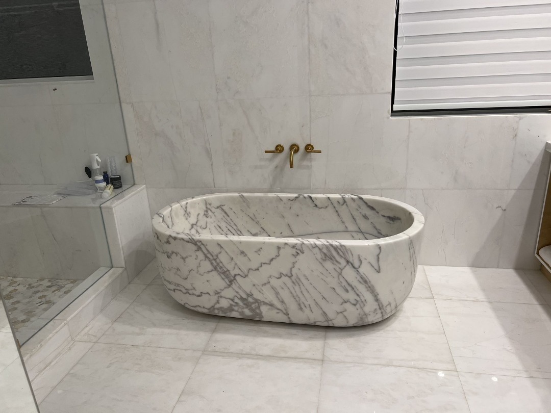 white marble bathtub